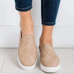 NWT Memory Foam Insole Grey/Tan Sneakers - A New